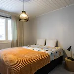 New! Riverside Lejlighed *