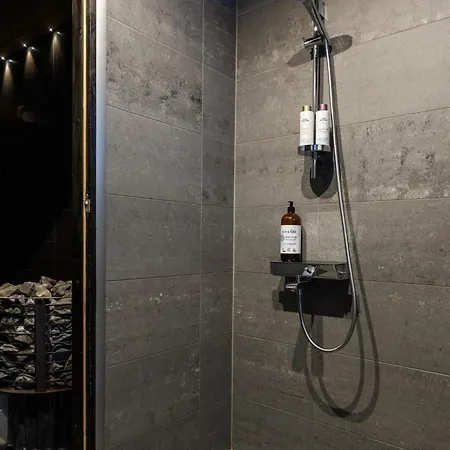 Private Riverside With Sauna & Ice Swimming * روفانييمي